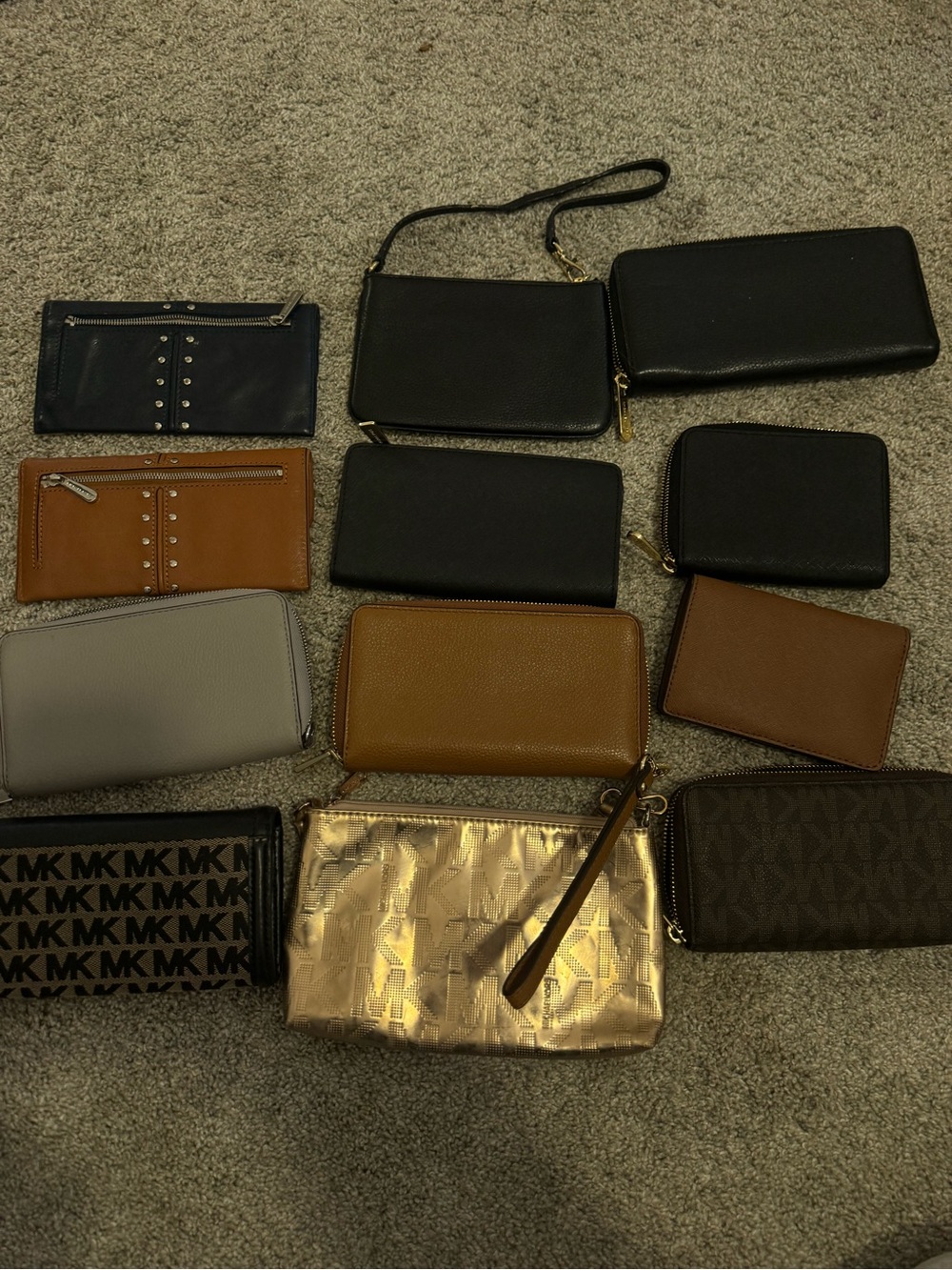 michael kors wallet lot - WILL NOT SEPARATE - Picture 2 of 2